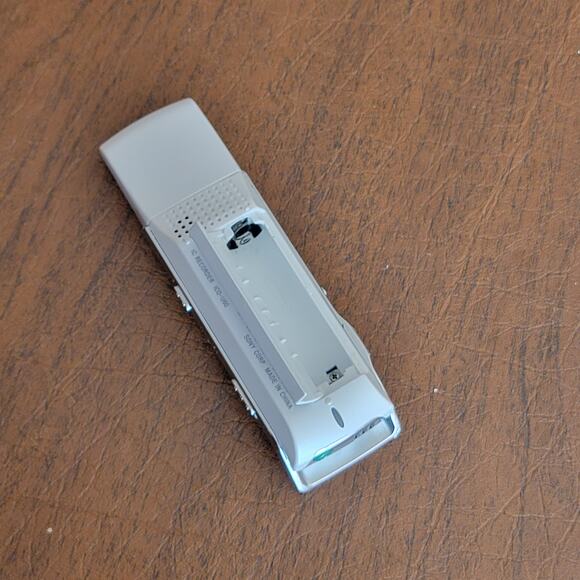 Sony IC Hand Held Portable Voice Recorder Mp3 ICD-U60 USB WHITE - Picture 5 of 8